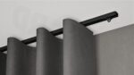 Gardinenschiene Modell 850 schwarz mit Vorhang