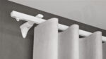 Wandschiene Modell 410 in Weiß mit Vorhang