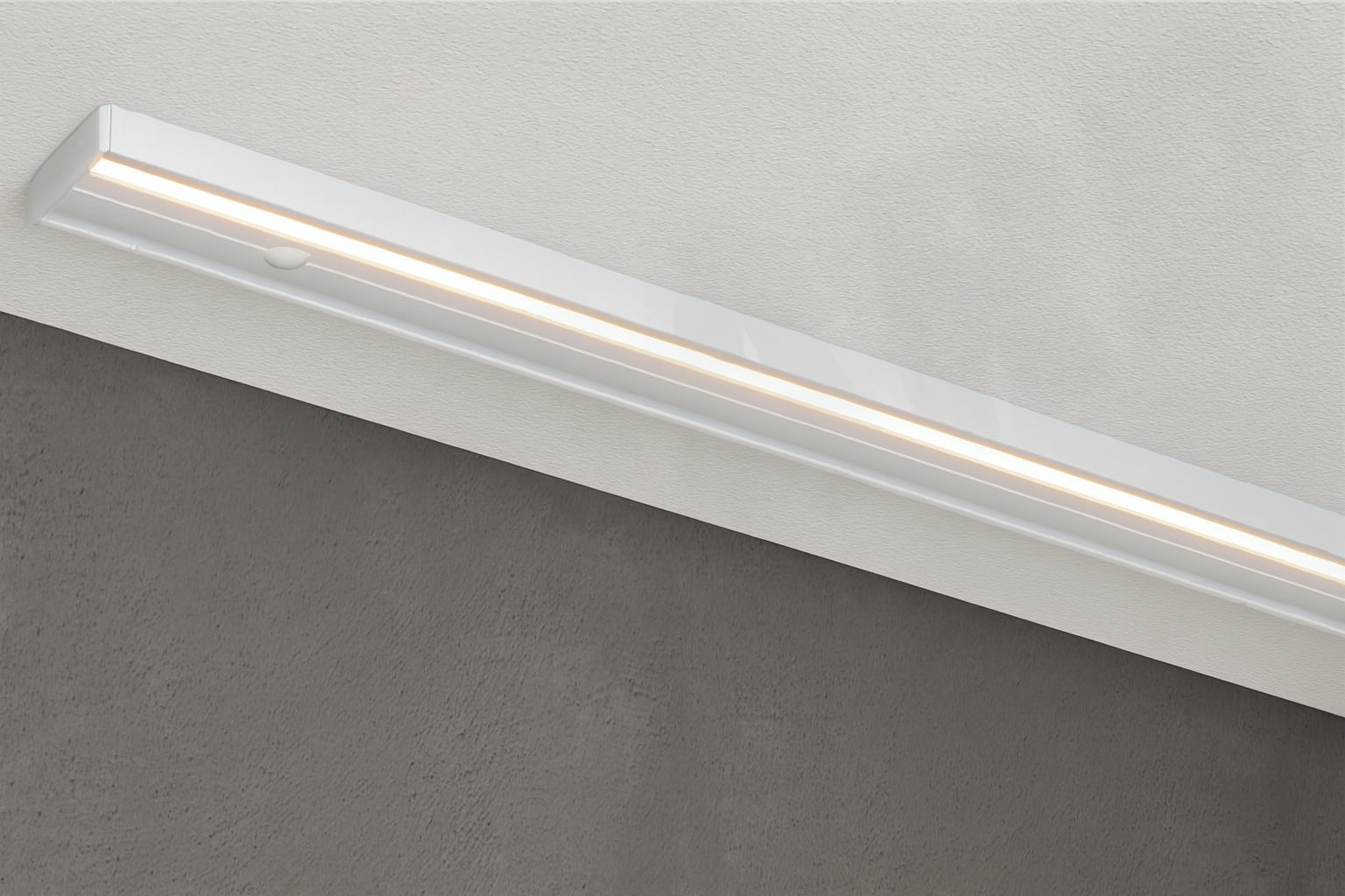 LED Gardinenschiene Modell 880 LED-Deckenprofil in weißer Ausführung mit integrierter warmweißer Lichtlinie.